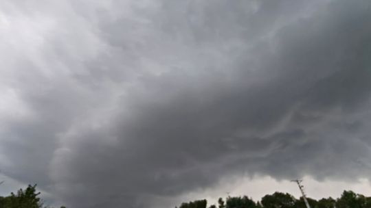 Potężna nawałnica uderzyła w Małopolskę. Tysiące mieszkańców bez prądu, strażacy usuwają skutki burz
