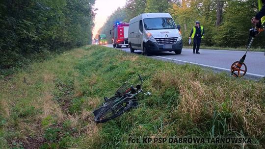 Potrącenie rowerzysty na DK73. Około 60-letni mężczyzna trafił do szpitala