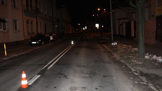 Potrącił 70-latka w centrum miasta i odjechał. Teraz poszukują go tarnowscy policjanci