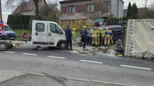 Poważny wypadek w Michałowicach. Droga wojewódzka nr 772 była całkowicie zablokowana