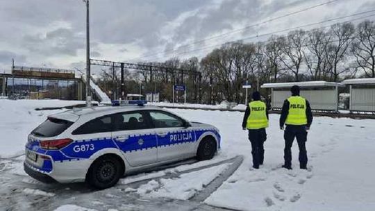 Powiadomił Policję, że na torach kolejowych jest bomba. Gorlickie służby w akcji! Powiadomił Policję, że na torach kolejowych jest bomba. Gorlickie służby w akcji!