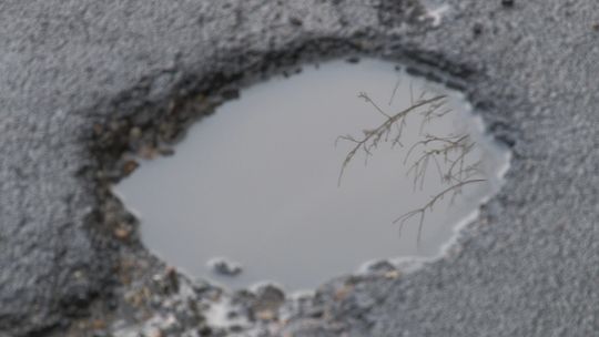 Powiat tarnowski łata pozimowe dziury 