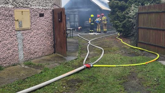 Pożar budynku gospodarczego w Szczurowej