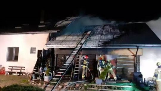 Pożar budynku mieszkalnego w Przyborowie. Matka z dzieckiem zostali bez dachu nad głową