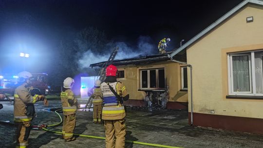 Pożar budynku wielofunkcyjnego jednostki OSP w Szczucinie