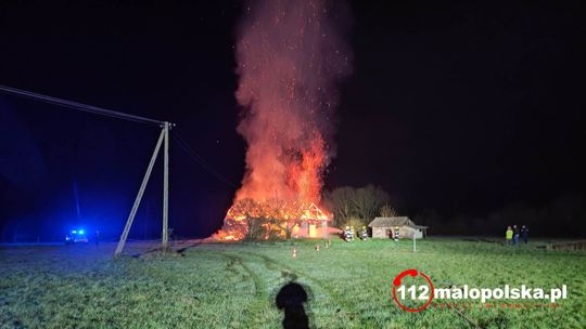 Pożar domu drewnianego w powiecie dąbrowskim