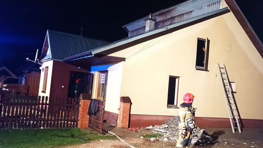 Pożar domu jednorodzinnego w powiecie dąbrowskim