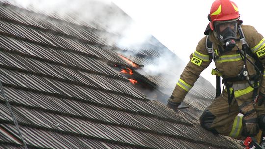 Pożar domu na ul. Kwiatkowskiego w Tarnowie. Domownicy przebywali na kwarantannie 