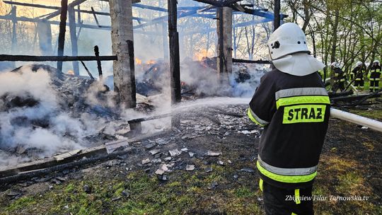Pożar drewnianej stodoły w gminie Radłów