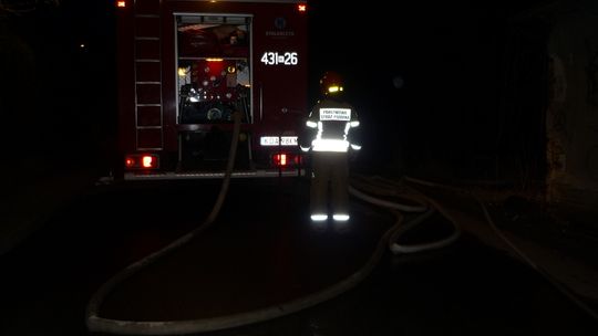 Pożar pustostanu w Dąbrowie Tarnowskiej, po ugaszeniu odnaleziono zwęglone zwłoki