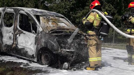 Pożar samochodu osobowego w Małcu