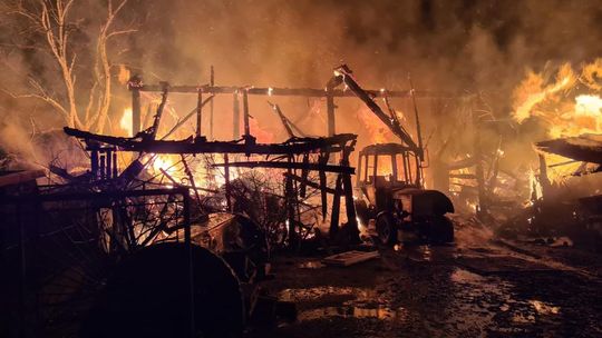 Pożar stodoły w  Mędrzechowie, ogień pochłonął dorobek życia!