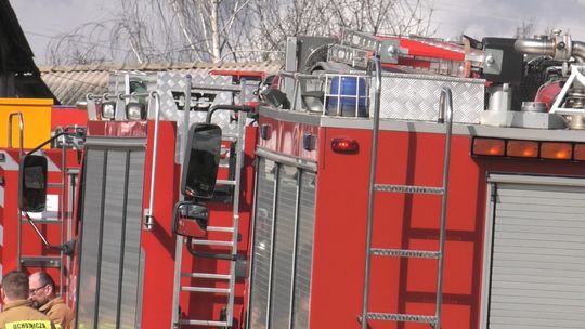 Pożar w domu w Jastrzębi. Interweniowały 4 zastępy straży pożarnej
