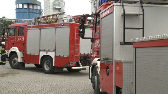 Pożar w zakładzie produkcyjnym w Wojniczu. Na miejscu dziesięć zastępów straży pożarnej