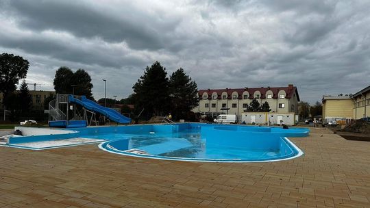 Prace związane z modernizacją basenów w Dąbrowie Tarnowskiej zbliżają się do końca