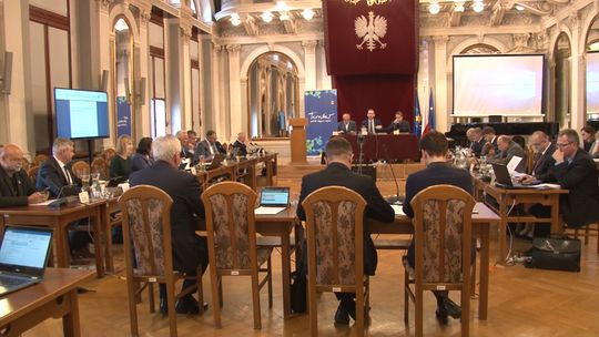 Prezydent Tarnowa zaproponował podwyżkę podatku do maksimum. Radni byli przeciw