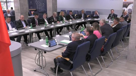 Rada Powiatu Tarnowskiego sprzeciwiła się zmianom w nauczaniu religii w szkołach Rada Powiatu Tarnowskiego sprzeciwiła się zmianom w nauczaniu religii w szkołach