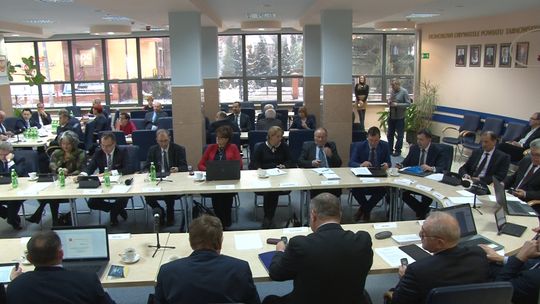 Radni Powiatu Tarnowskiego podjęli uchwałę o zamiarze likwidacji szkoły w Radłowie