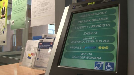 Region. Ponad 200 tysięcy seniorów korzysta już z mLegitymacji