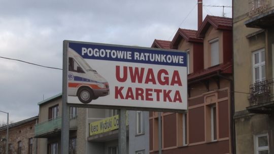 Region. Zamiast do lekarza dzwonią na pogotowie. "Blokowanie linii nie służy pomocy. Chcemy pomagać, kiedy jest stan zagrożenia życia"