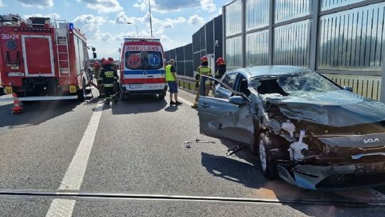 Samochód osobowy zderzył się z ciężarowym na A4 pod Tarnowem