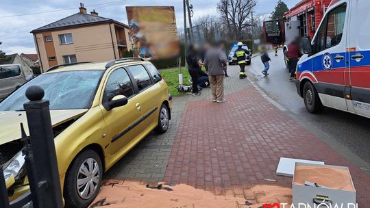 Samochód potrącił trzy osoby na ul. Jagiellońskiej w Wojniczu