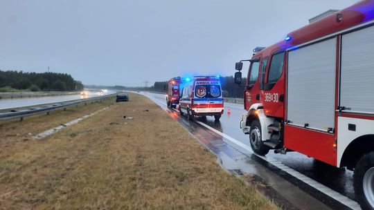Samochód uderzył w bariery na autostradzie A4 koło Tarnowa