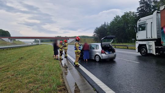 Samochód uderzył w bariery na autostradzie A4 pod Tarnowem