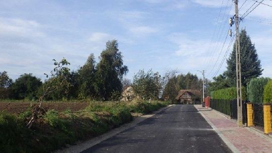 Ścieżka rowerowa i nowa nakładka asfaltowa w Błoniu - oddane do użytku