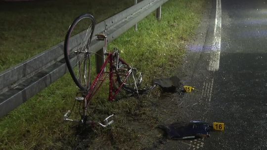 Śmiertelne potrącenie rowerzysty w Małopolsce. Znaleziono go 200 metrów od roweru