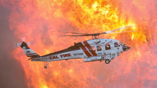 Śmigłowce FIREHAWK® wzmocnią europejskie działania przeciwpożarowe