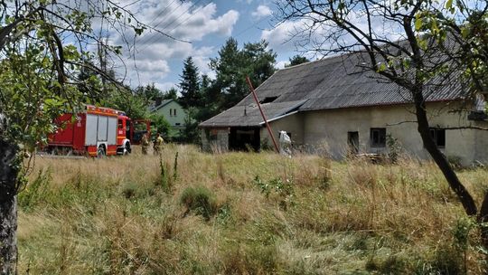 Śmigno. Pożar w nieużytkowanej stodole