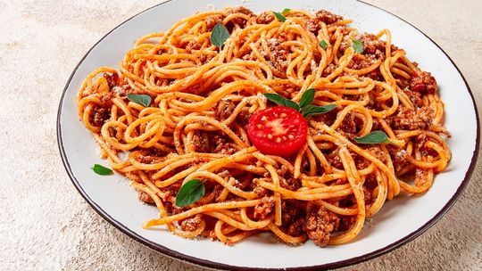 Spaghetti bolognese – włoski klasyk w nowoczesnym wydaniu