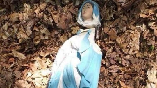 Sprawca zniszczenia XIX w. zabytkowej figurki Matki Boskiej z Parku Uzbornia usłyszał zarzuty