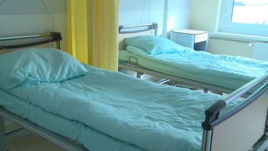 Stabilna sytuacja w małopolskich szpitalach?  Szpital św. Łukasza w Tarnowie dostawi covidowe łóżka z rezerwy, jeżeli pojawi się taka potrzeba