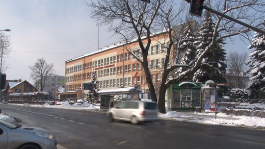 Starosta tarnowski zabiera głos w sprawie zwolnionej dyrektorki DPS w Nowodworzu i sprzedaży działek w Stróżach Starosta tarnowski zabiera głos w sprawie zwolnionej dyrektorki DPS w Nowodworzu i sprzedaży działek w Stróżach