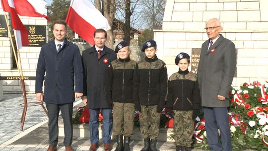 Świętowanie odzyskania przez Polskę niepodległości w Szczucinie