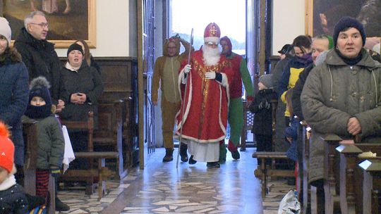Święty Mikołaj z wizytą na Ukrainie. Autokar z darami wyruszył z gminy Tarnów