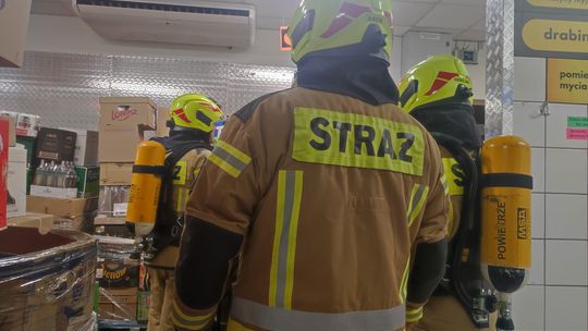 Szczucin. Nocna akcja straży w Biedronce Szczucin. Nocna akcja straży w Biedronce