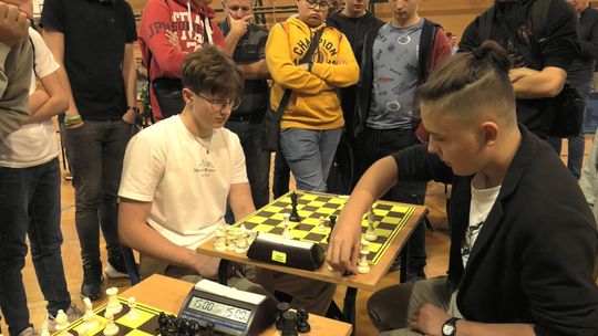 Szkoły walczyły o puchar starosty tarnowskiego w drużynowym turnieju szachowym