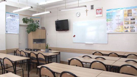 Szkoły z terenu powiatu dąbrowskiego zapraszają do zapoznania się z ofertą edukacyjną
