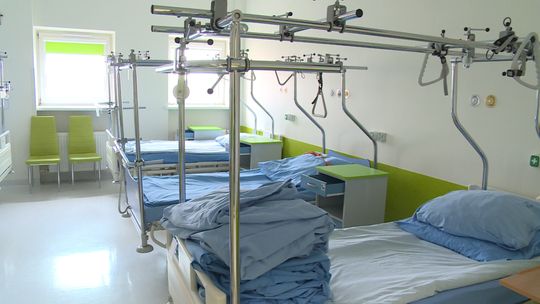 Szpital w Dąbrowie Tarnowskiej przekształca się w jednoimienny. Trzecia fala pandemii jest coraz bardziej widoczna