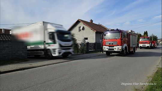 Tarnów. Ciężarówka uszkodziła linie telekomunikacyjne.