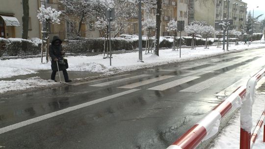 Tarnów. Nowe zasady pierwszeństwa na przejściach dla pieszych uchwalone. Przepisy będą obowiązywać od 1 czerwca 