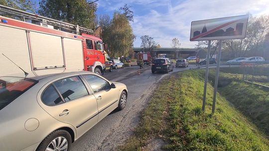 Tarnów. Ogromne korki powstały po zderzeniu dwóch pojazdów na ul. Tuchowskiej