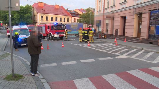 Tarnów. Pożar sklepu z pieczywem. Jedna osoba została przewieziona do szpitala