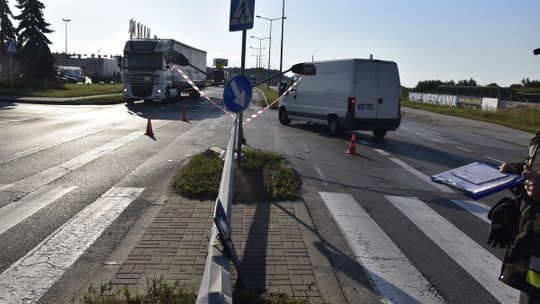 Tarnów. Samochód ciężarowy zgubił przyczepę