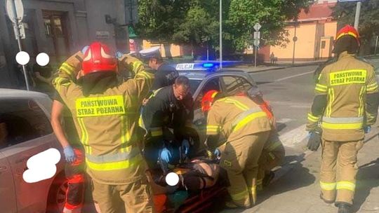 Tarnów. Samochód potrącił nastoletniego rowerzystę. Chłopak trafił do szpitala