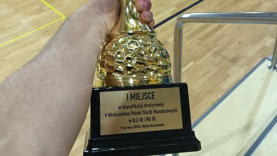 Tarnowscy policjanci z medalami i drużynowym zwycięstwem na Mistrzostwach Polski Służb Mundurowych w Brazylijskim Jiu-Jitsu Tarnowscy policjanci z medalami i drużynowym zwycięstwem na Mistrzostwach Polski Służb Mundurowych w Brazylijskim Jiu-Jitsu