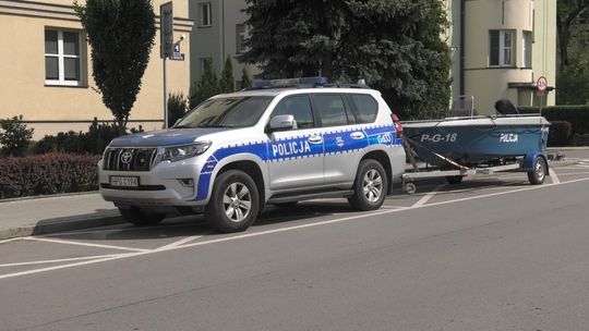 Tarnowska Policja z nowym sprzętem do działań na akwenach